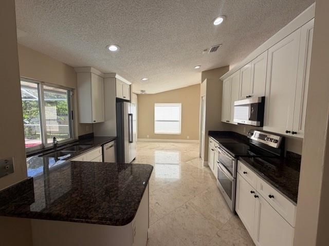 5182 NW 48th Ave, Coconut Creek, FL 33073