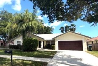 5182 NW 48th Ave, Coconut Creek, FL 33073
