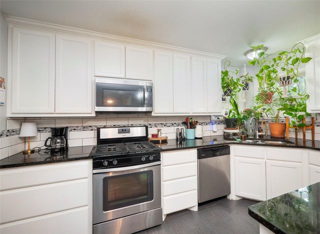 1806 Murray Ave, Rockdale, TX 76567