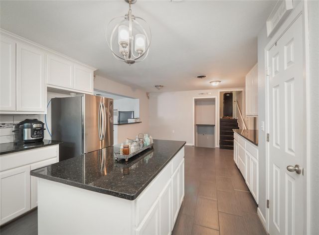 1806 Murray Ave, Rockdale, TX 76567