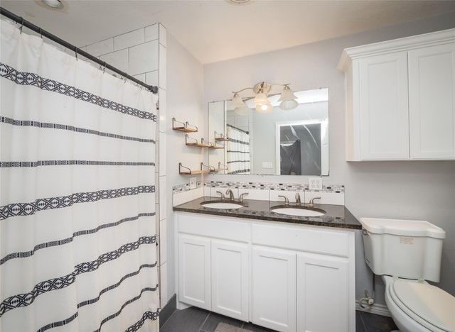 1806 Murray Ave, Rockdale, TX 76567