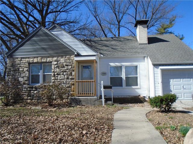 1308 6th Avenue, Leavenworth, KS 66048