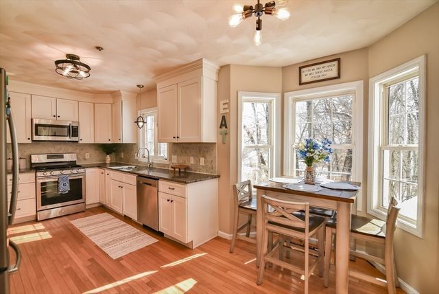 12 Scotland Heights Rd, Haverhill, MA 01832