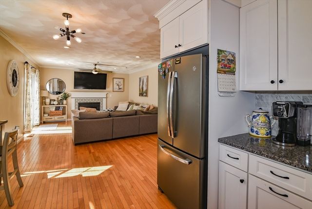 12 Scotland Heights Rd, Haverhill, MA 01832