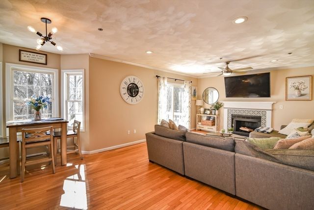 12 Scotland Heights Rd, Haverhill, MA 01832