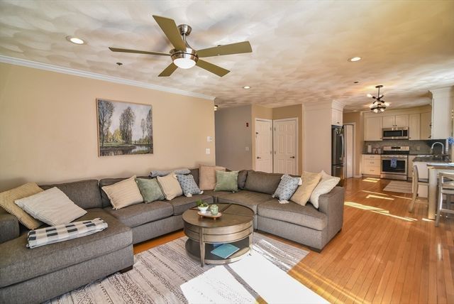 12 Scotland Heights Rd, Haverhill, MA 01832