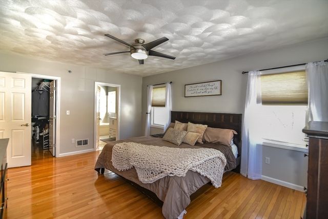 12 Scotland Heights Rd, Haverhill, MA 01832