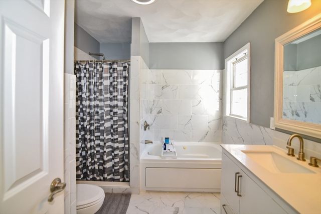 12 Scotland Heights Rd, Haverhill, MA 01832