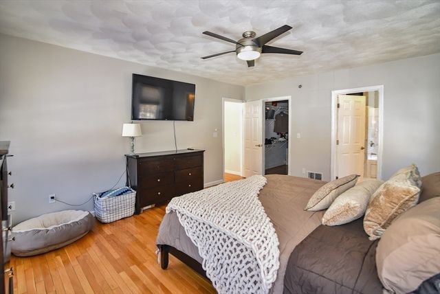 12 Scotland Heights Rd, Haverhill, MA 01832