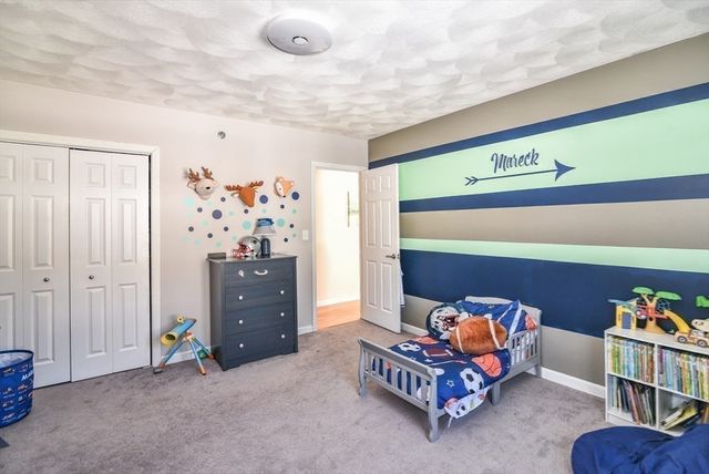 12 Scotland Heights Rd, Haverhill, MA 01832