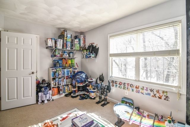 12 Scotland Heights Rd, Haverhill, MA 01832