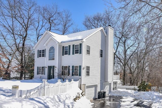 12 Scotland Heights Rd, Haverhill, MA 01832