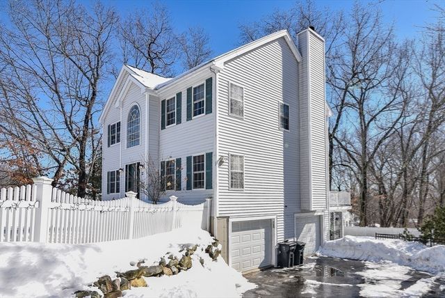 12 Scotland Heights Rd, Haverhill, MA 01832