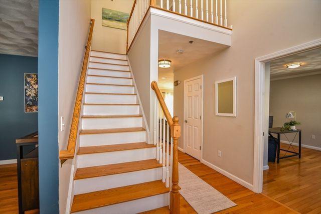 12 Scotland Heights Rd, Haverhill, MA 01832