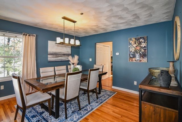 12 Scotland Heights Rd, Haverhill, MA 01832