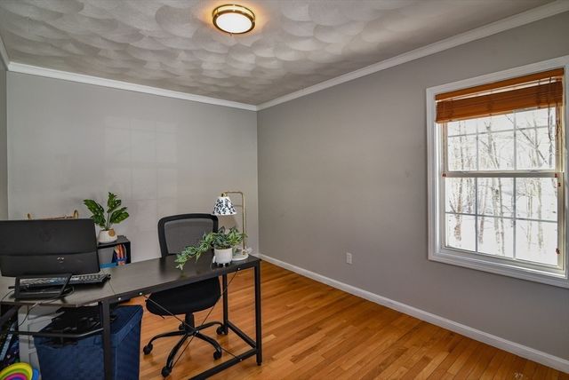 12 Scotland Heights Rd, Haverhill, MA 01832