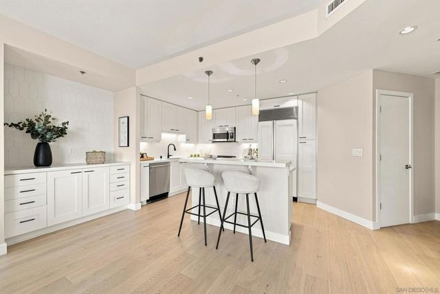 700 W Harbor Dr 1805, San Diego, CA 92101