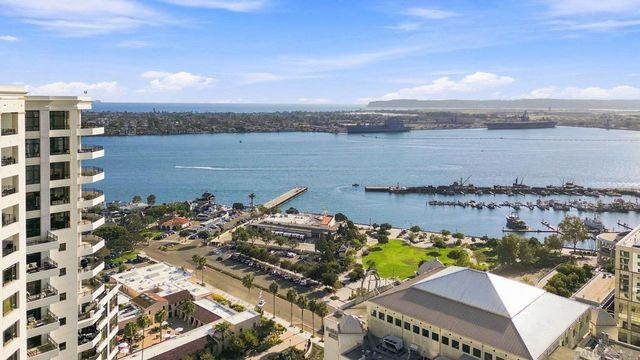 700 W Harbor Dr 1805, San Diego, CA 92101