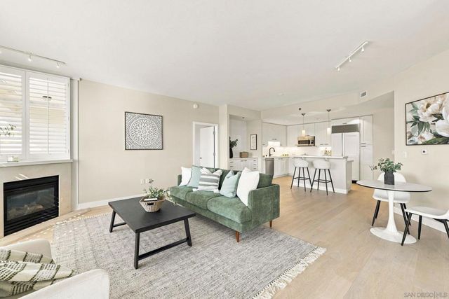 700 W Harbor Dr 1805, San Diego, CA 92101