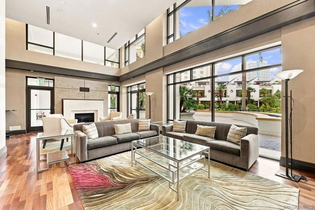 700 W Harbor Dr 1805, San Diego, CA 92101