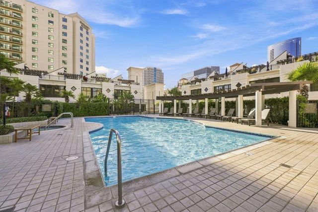 700 W Harbor Dr 1805, San Diego, CA 92101