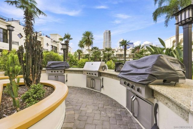 700 W Harbor Dr 1805, San Diego, CA 92101