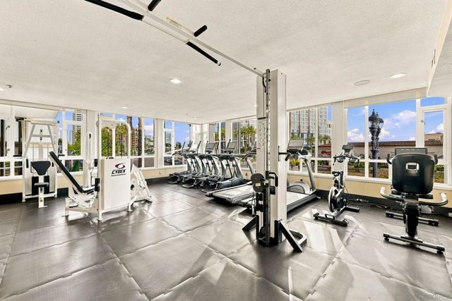 700 W Harbor Dr 1805, San Diego, CA 92101