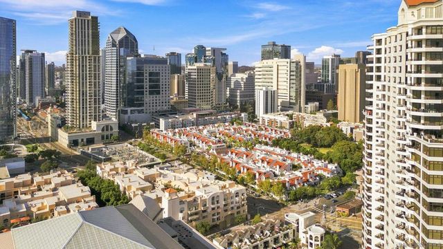 700 W Harbor Dr 1805, San Diego, CA 92101