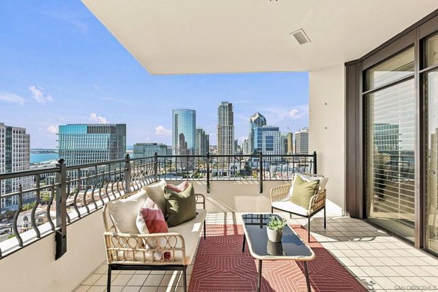 700 W Harbor Dr 1805, San Diego, CA 92101