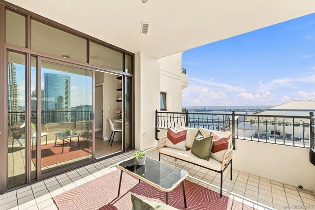 700 W Harbor Dr 1805, San Diego, CA 92101