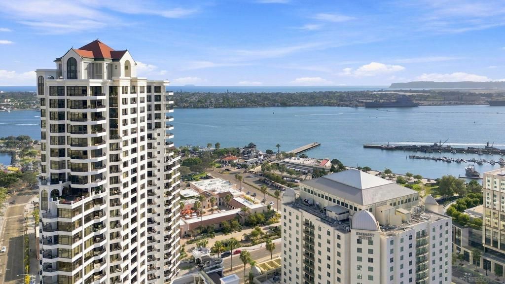 700 W Harbor Dr 1805, San Diego, CA 92101