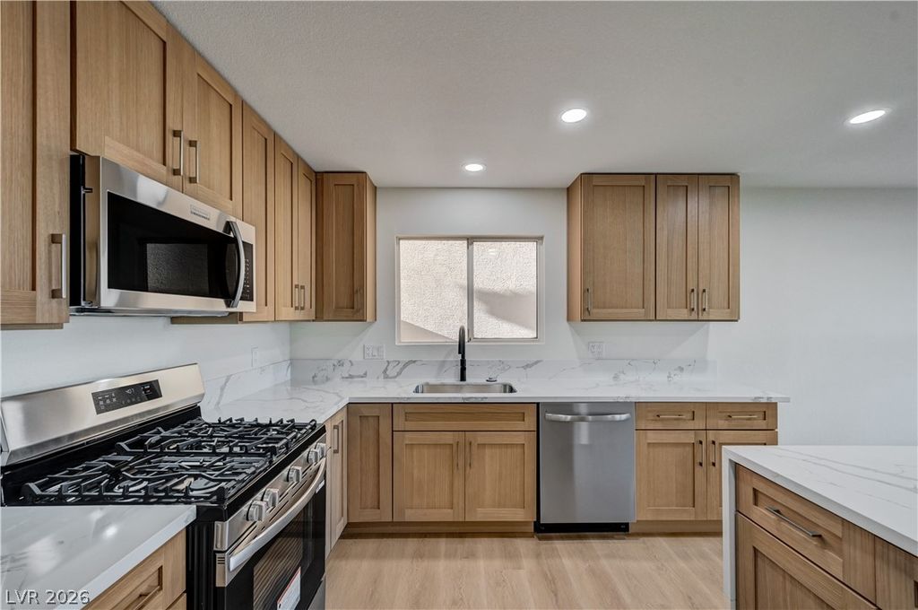 1600 Royal Canyon Drive, Las Vegas, NV 89128 — photo 3
