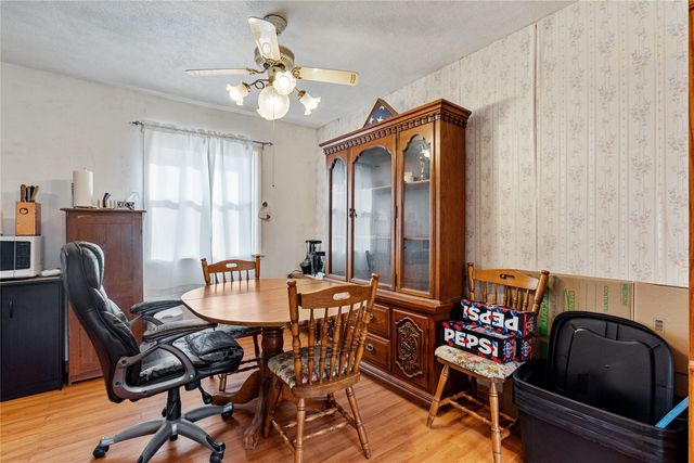 903 4th Avenue SE, Altoona, IA 50009