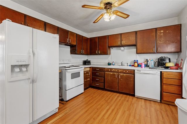 903 4th Avenue SE, Altoona, IA 50009