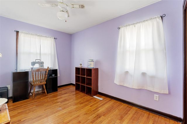 903 4th Avenue SE, Altoona, IA 50009