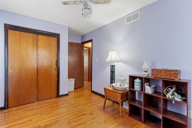 903 4th Avenue SE, Altoona, IA 50009