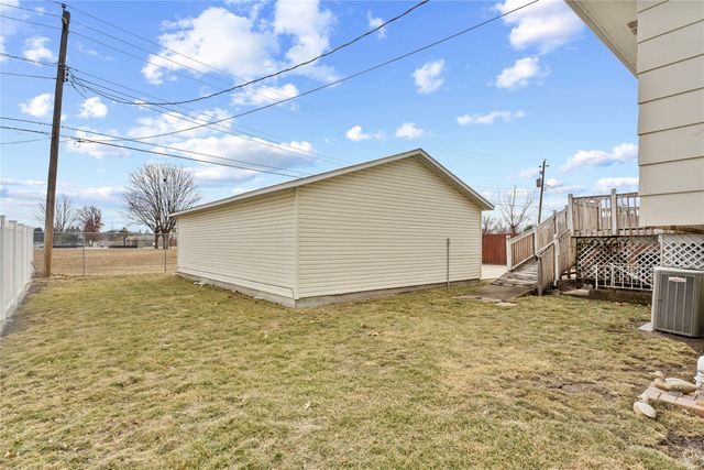 903 4th Avenue SE, Altoona, IA 50009