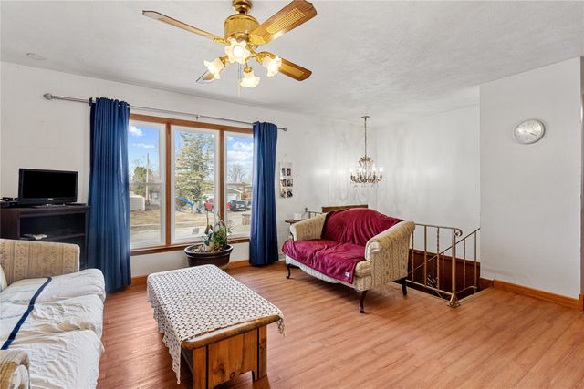 903 4th Avenue SE, Altoona, IA 50009