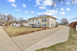 903 4th Avenue SE, Altoona, IA 50009