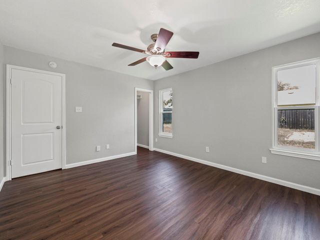 1002 Cresswell DR, Pflugerville, TX 78660