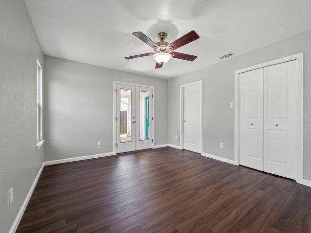 1002 Cresswell DR, Pflugerville, TX 78660