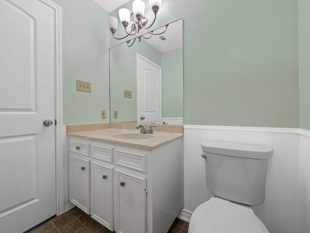 1002 Cresswell DR, Pflugerville, TX 78660