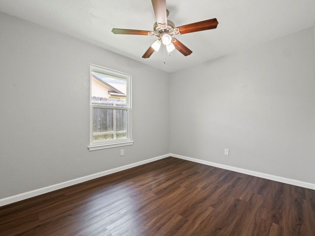 1002 Cresswell DR, Pflugerville, TX 78660