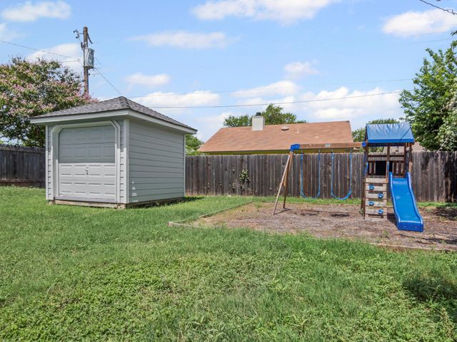 1002 Cresswell DR, Pflugerville, TX 78660