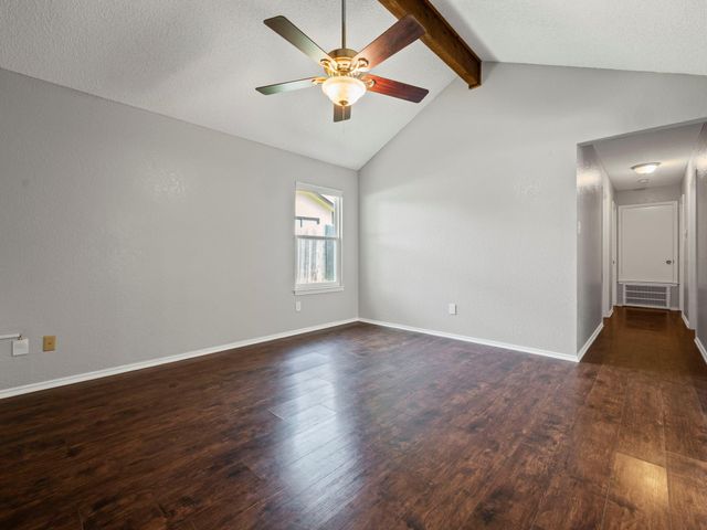 1002 Cresswell DR, Pflugerville, TX 78660