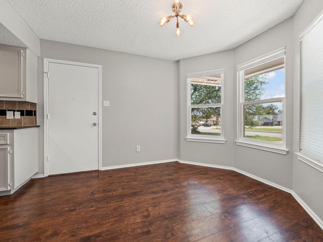 1002 Cresswell DR, Pflugerville, TX 78660