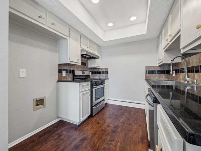 1002 Cresswell DR, Pflugerville, TX 78660