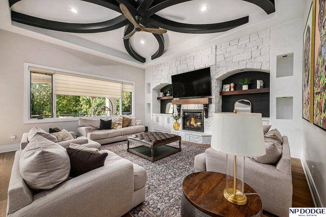 21313 Hickory Street, Omaha, NE 68022