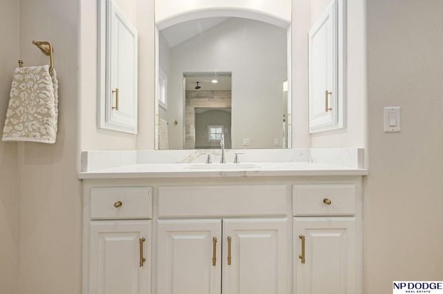 21313 Hickory Street, Omaha, NE 68022