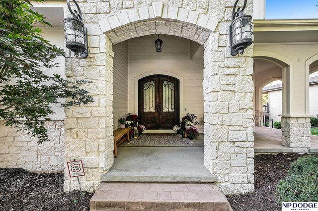 21313 Hickory Street, Omaha, NE 68022